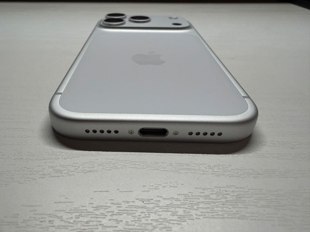 Apple iPhone 17 Pro シルバー 本体 256GB