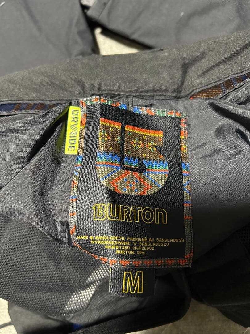 Burton カモフラージュ スノーボードウェア　上下セット