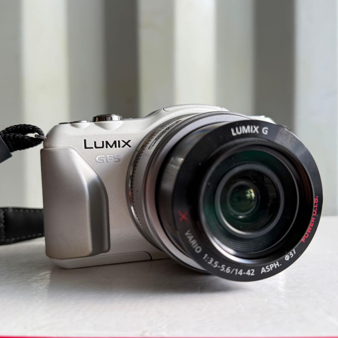 H56美品 パナソニック ルミックス DMC-GF5 ミラーレス一眼　カメラ