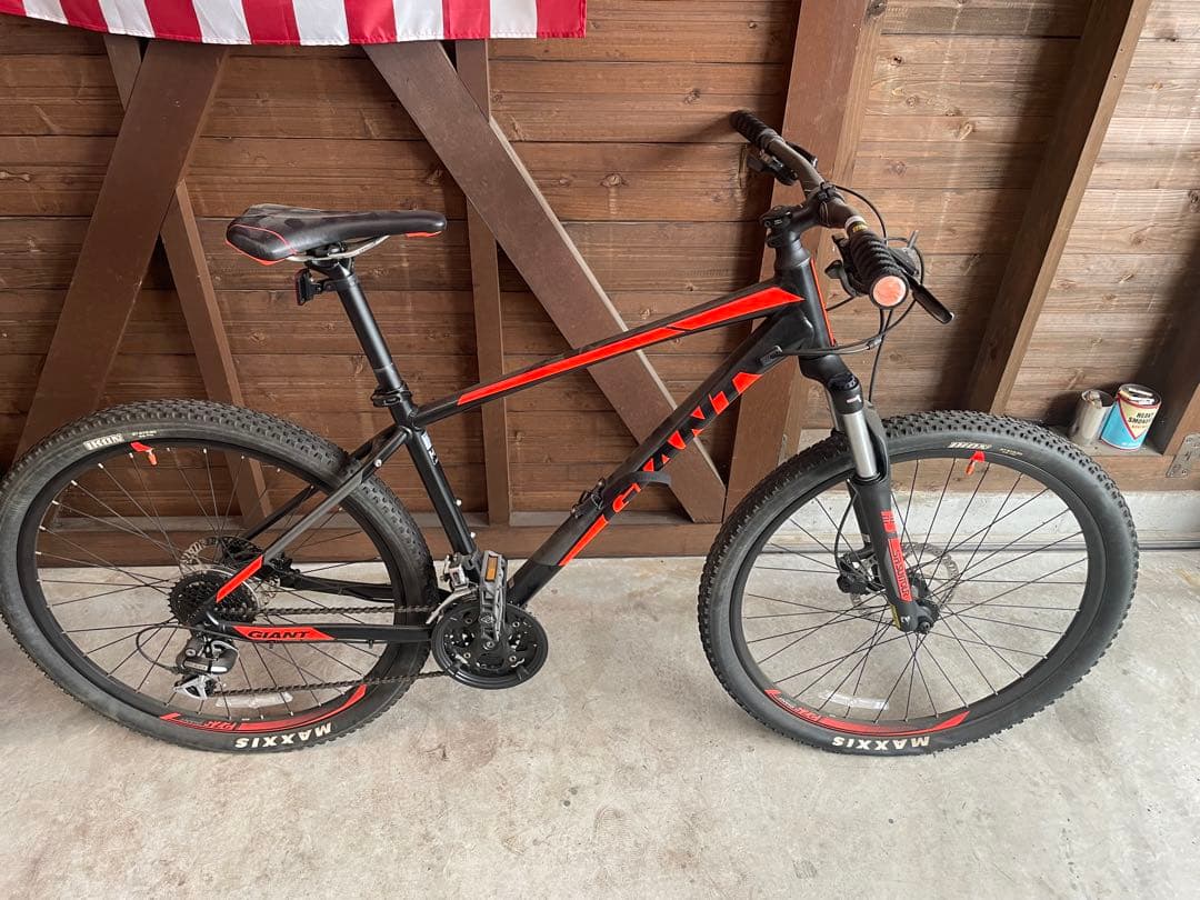 ぶ*ゅ様 (福岡引取り限定)最終値下げGIANTマウンテンバイクMサイズ ブラッ