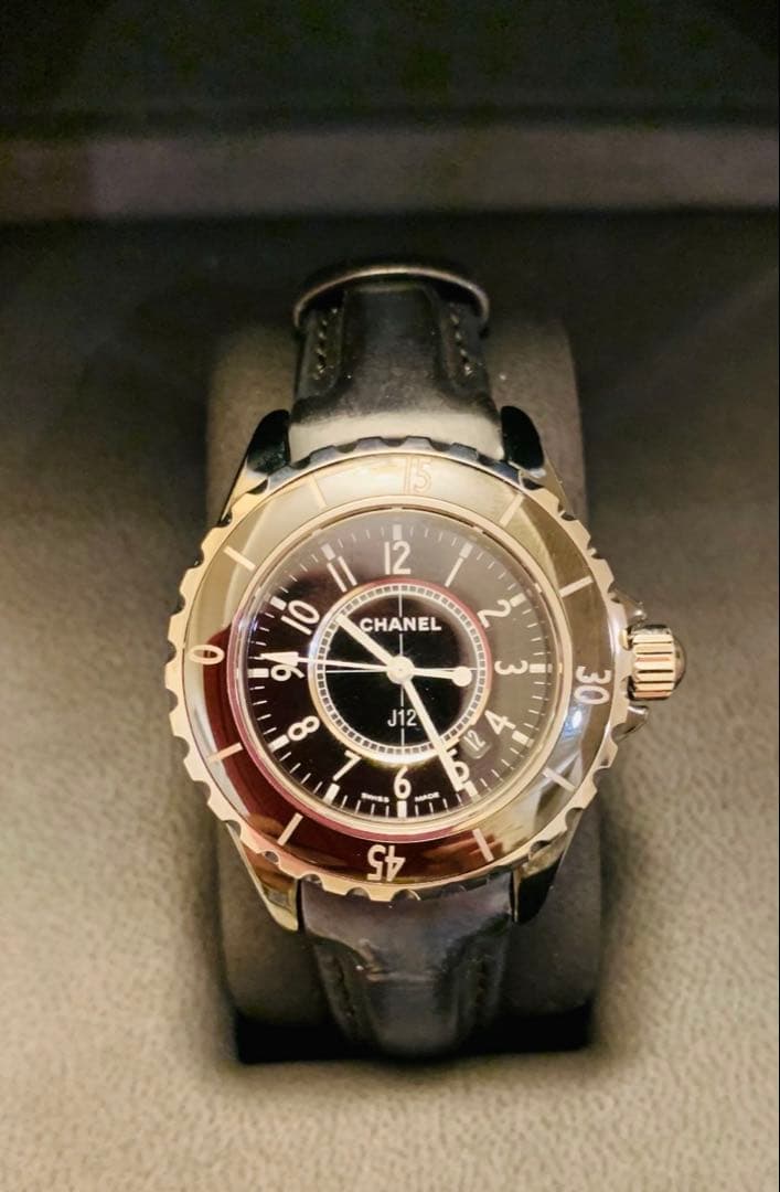 シャネルJ12キャリパー33m革ベルト ブラックセラミックレディースクォーツ