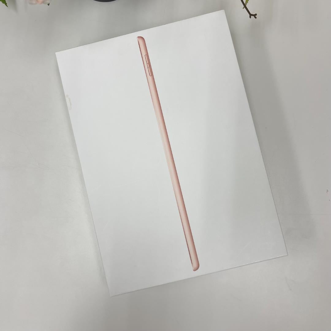 iPad 第8世代 32GB Wifi + Cellular　送料無料