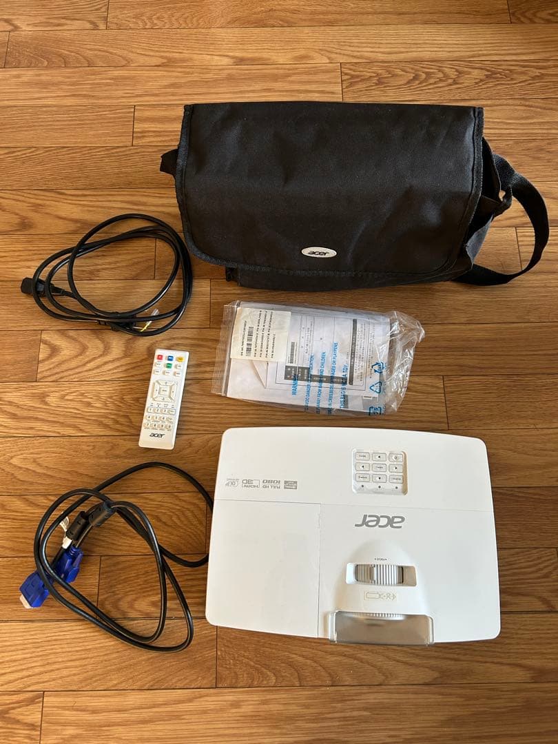 Acer H6517ST 超単焦点　プロジェクター　フルHD