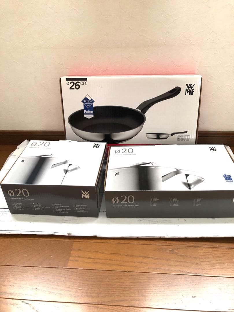 WMFドイツ製高級フライパン26㎝ 20㎝、両手鍋20㎝ガラス蓋付き3点セット