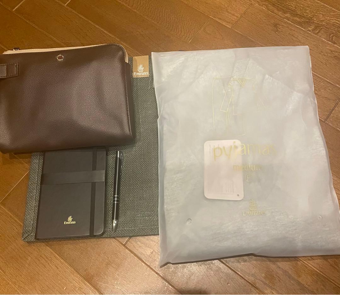 エミレーツ航空ファーストクラスアメニティセット