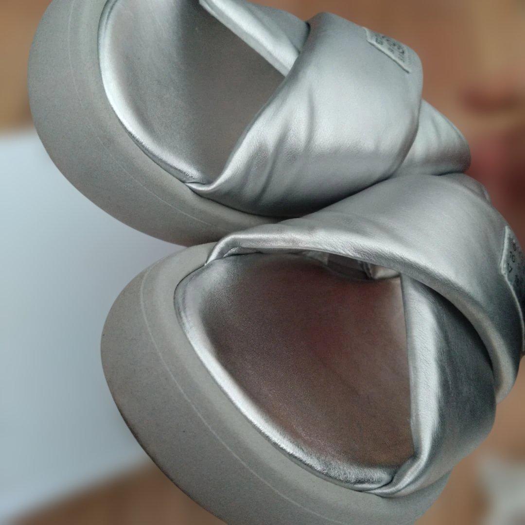 MM6 プラットフォームサンダル（シルバー）