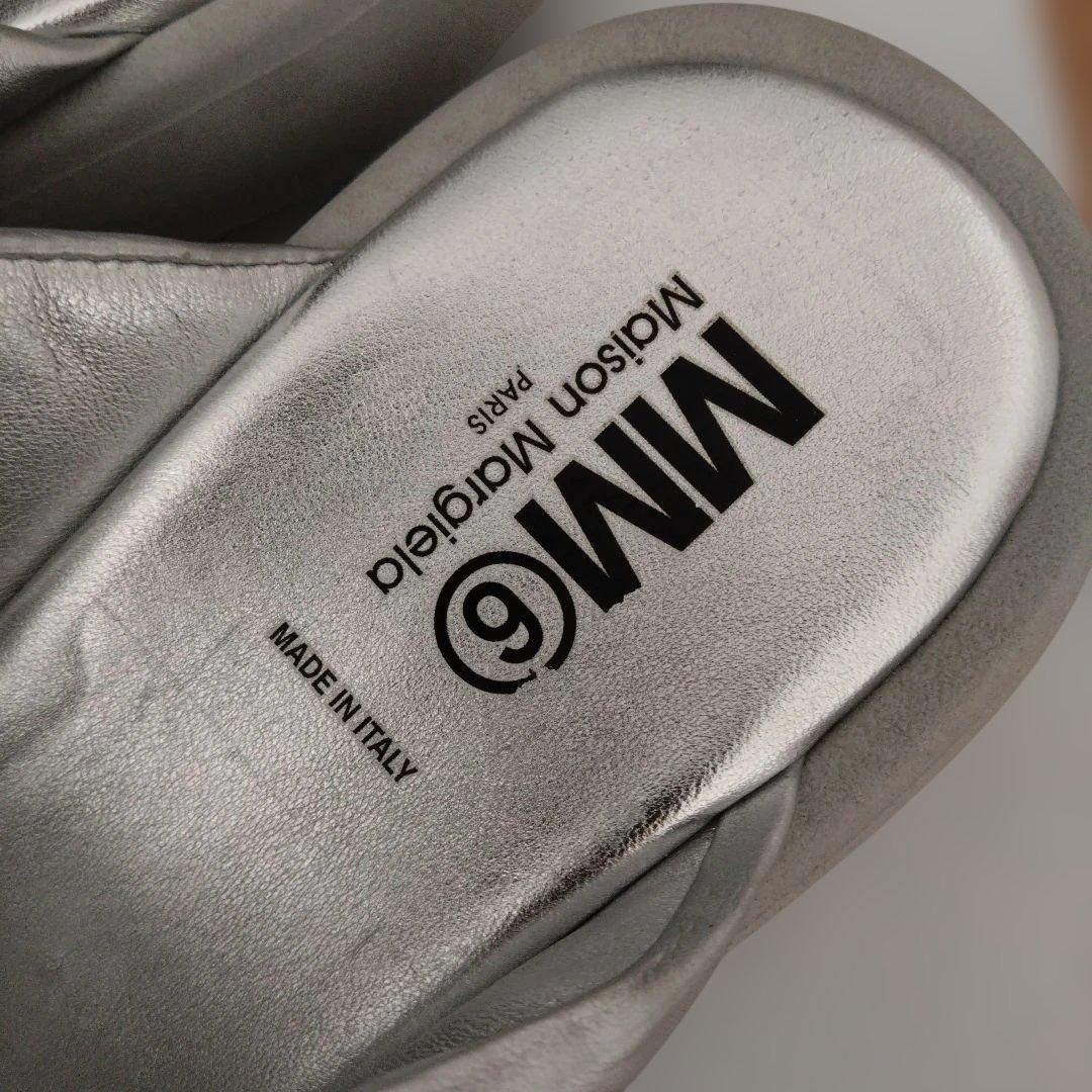 MM6 プラットフォームサンダル（シルバー）