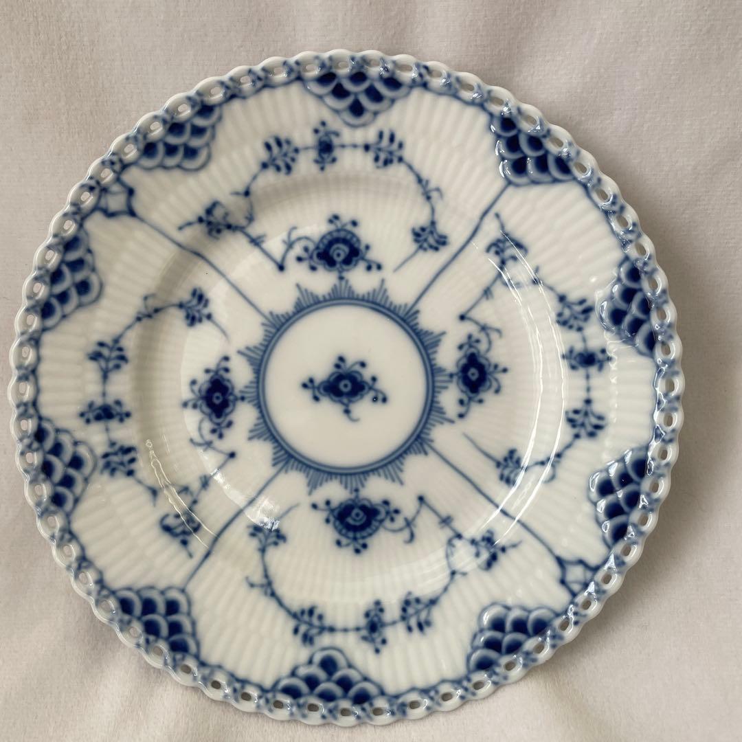   ブルーフルーテッド 皿 約17cm