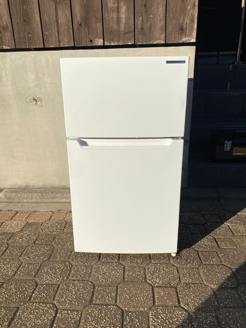 2022年製　YAMADA SELECT　87L　冷凍冷蔵庫 YRZ-C09H1