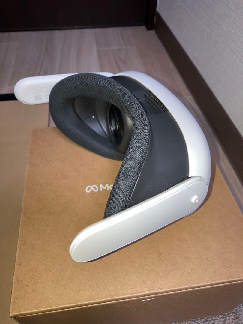 Quest 3 VR本体　+Aubikaヘッドストラップ+KIWIリンクケーブル