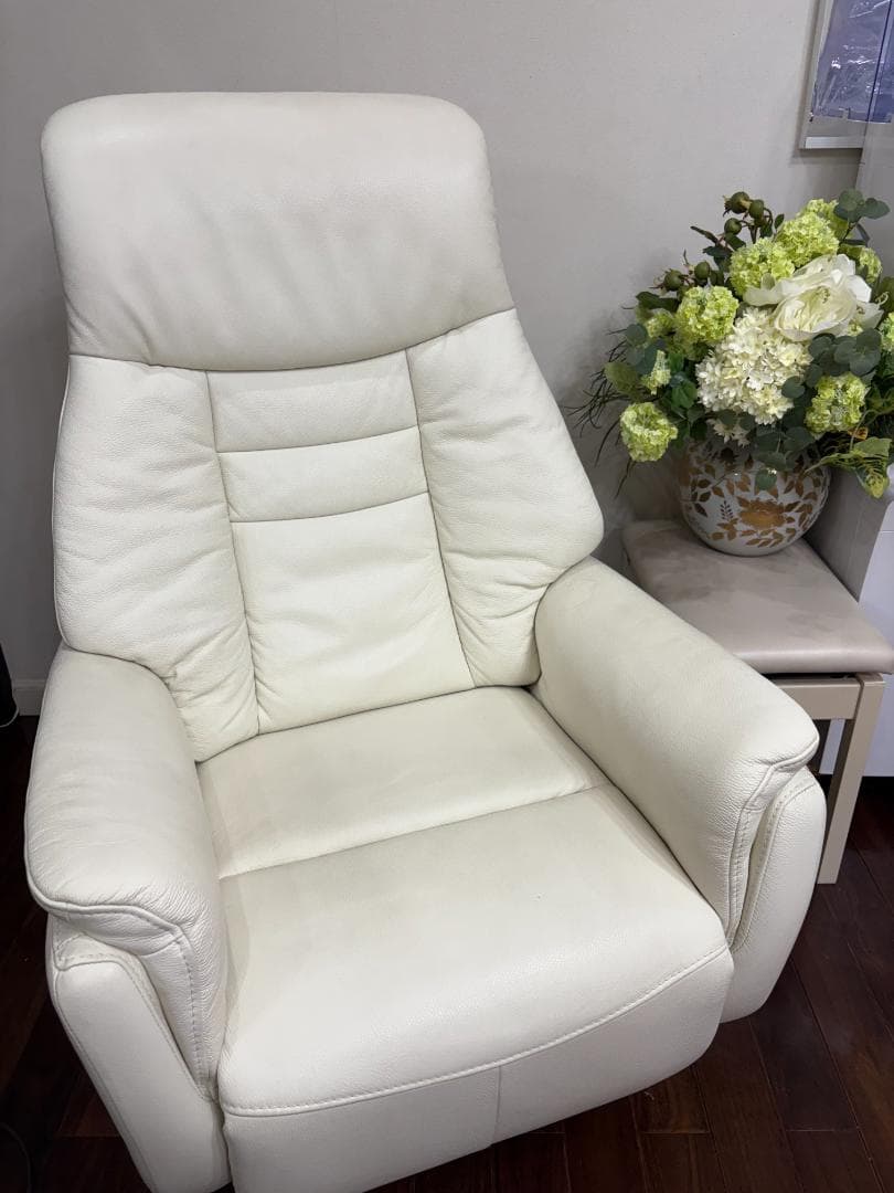 IDC大塚電動リクライニングルージアホワイトKD SD-455B美品バッテリー付