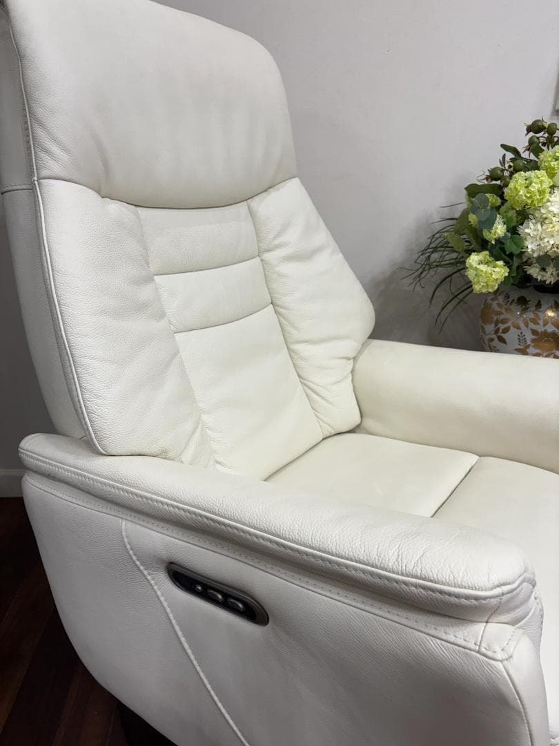 IDC大塚電動リクライニングルージアホワイトKD SD-455B美品バッテリー付