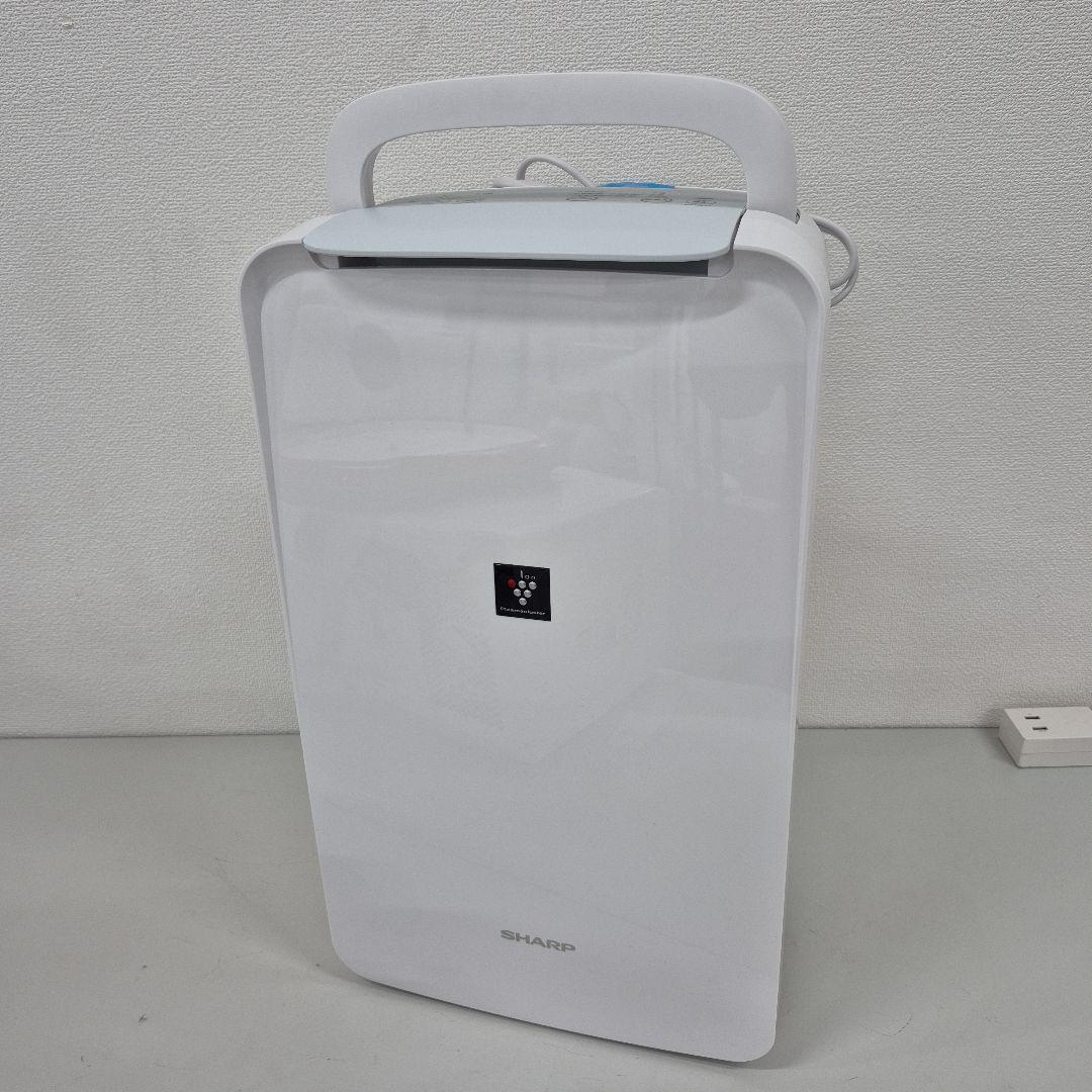 M7/1224y01　24年製 シャープ 衣類乾燥 除湿機 CV-R71-W