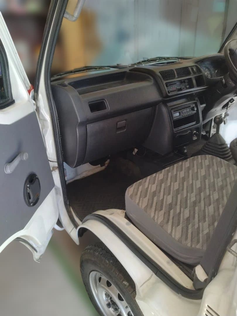 三*妹様 ダイハツ ハイゼット 平成15年　5F 4WD エアコン　パワステ付