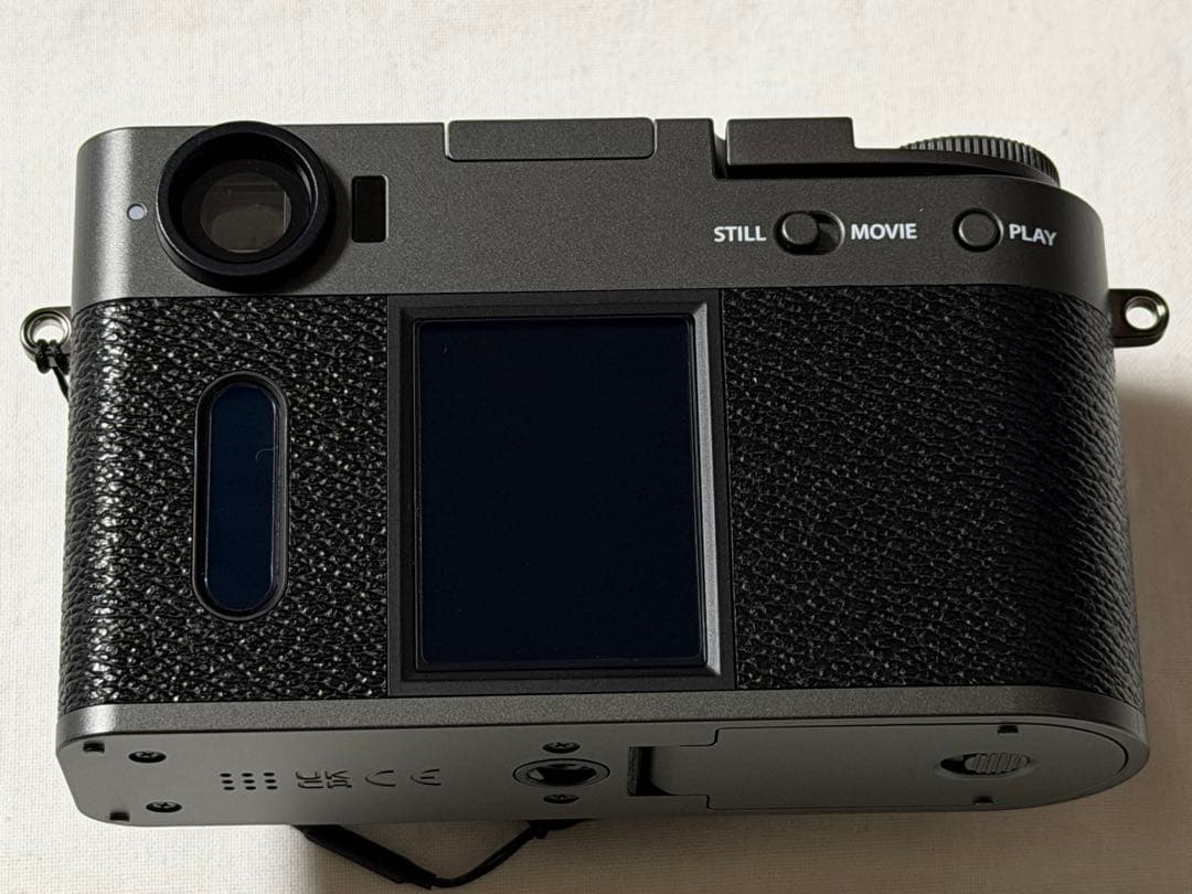 Fujifilm X-half チャコールシルバー SmaiiRigフィルター付