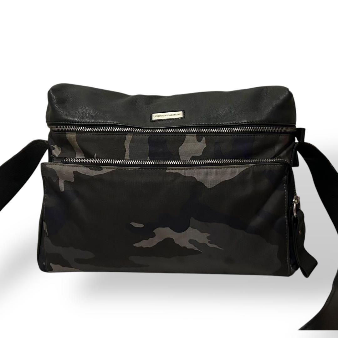 エンポリオアルマーニ　メッセンジャーバッグ　ショルダーバッグ　カモフラ　メンズ