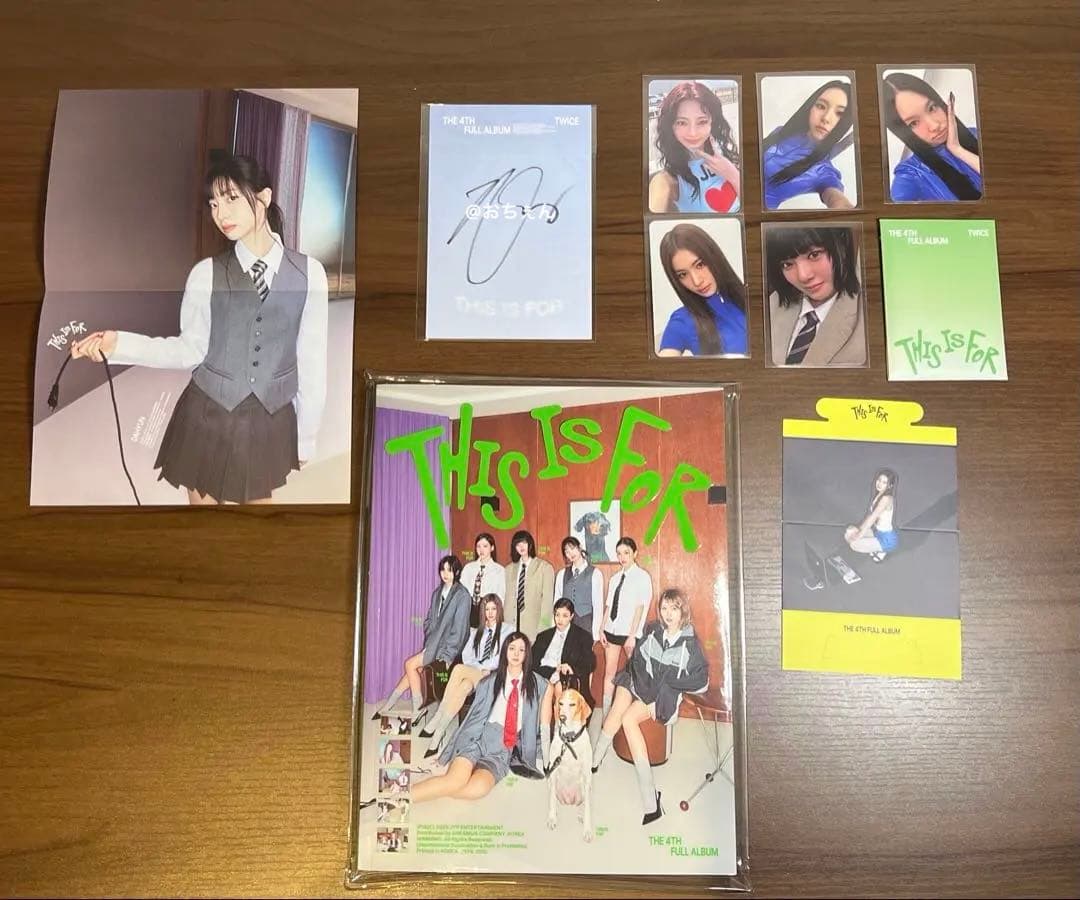 TWICE ジヒョ 直筆サイン入りポストカード&THIS IS FORアルバム