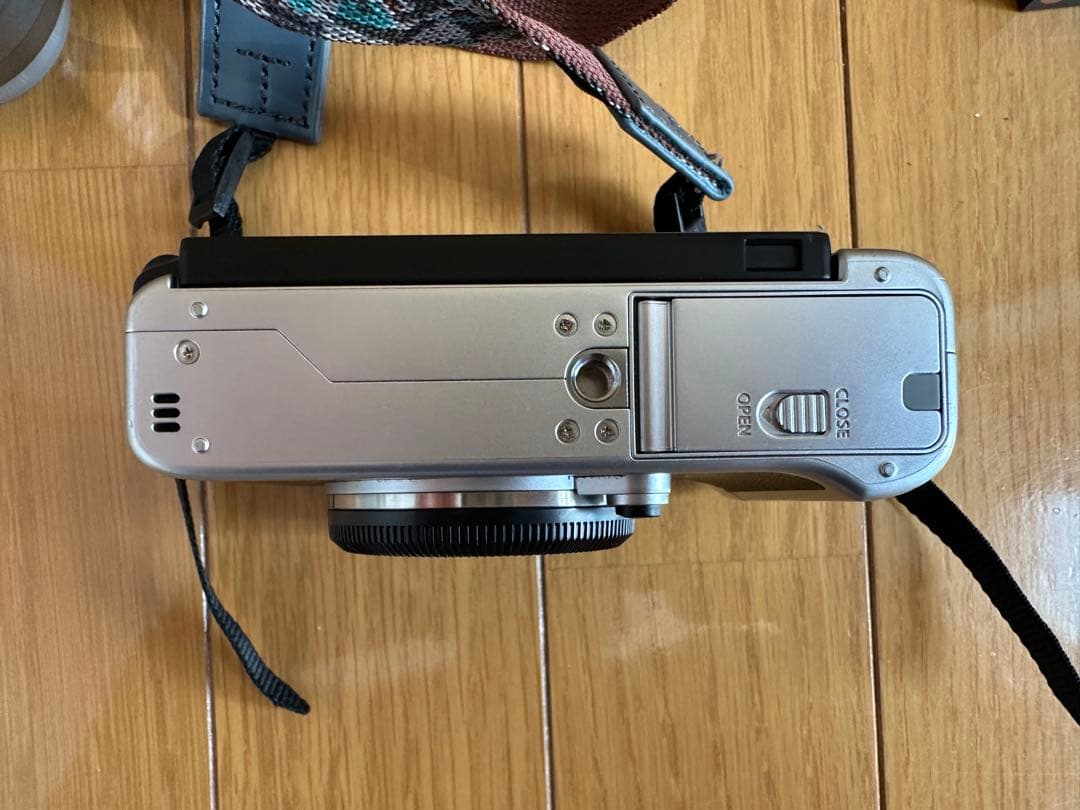 FUJIFILM X-A7 レンズキット　シルバー