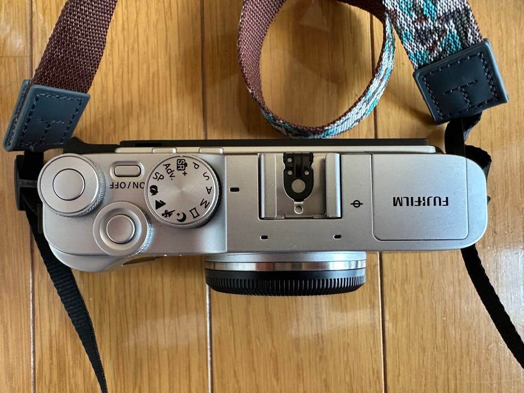 FUJIFILM X-A7 レンズキット　シルバー