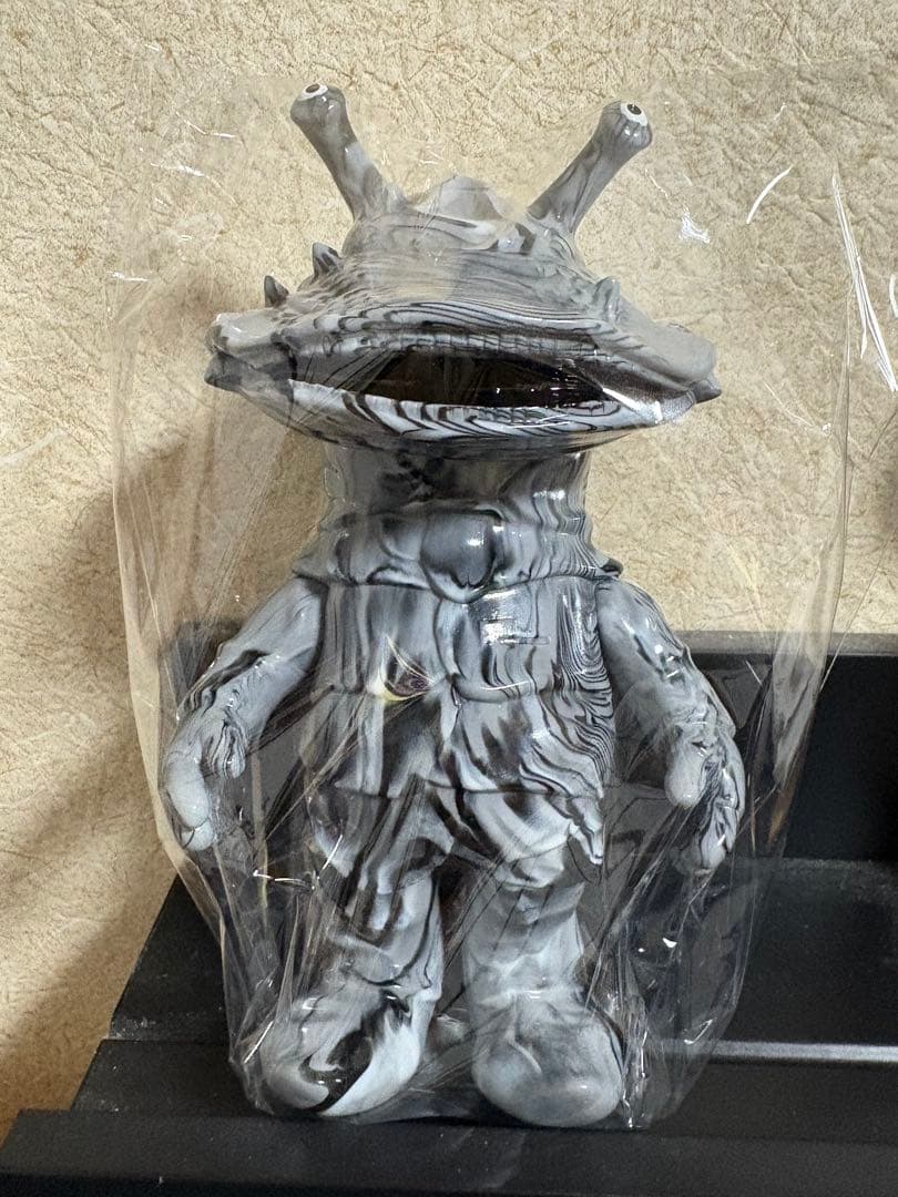 シークレットベース　カネゴン　triple marble Black ver