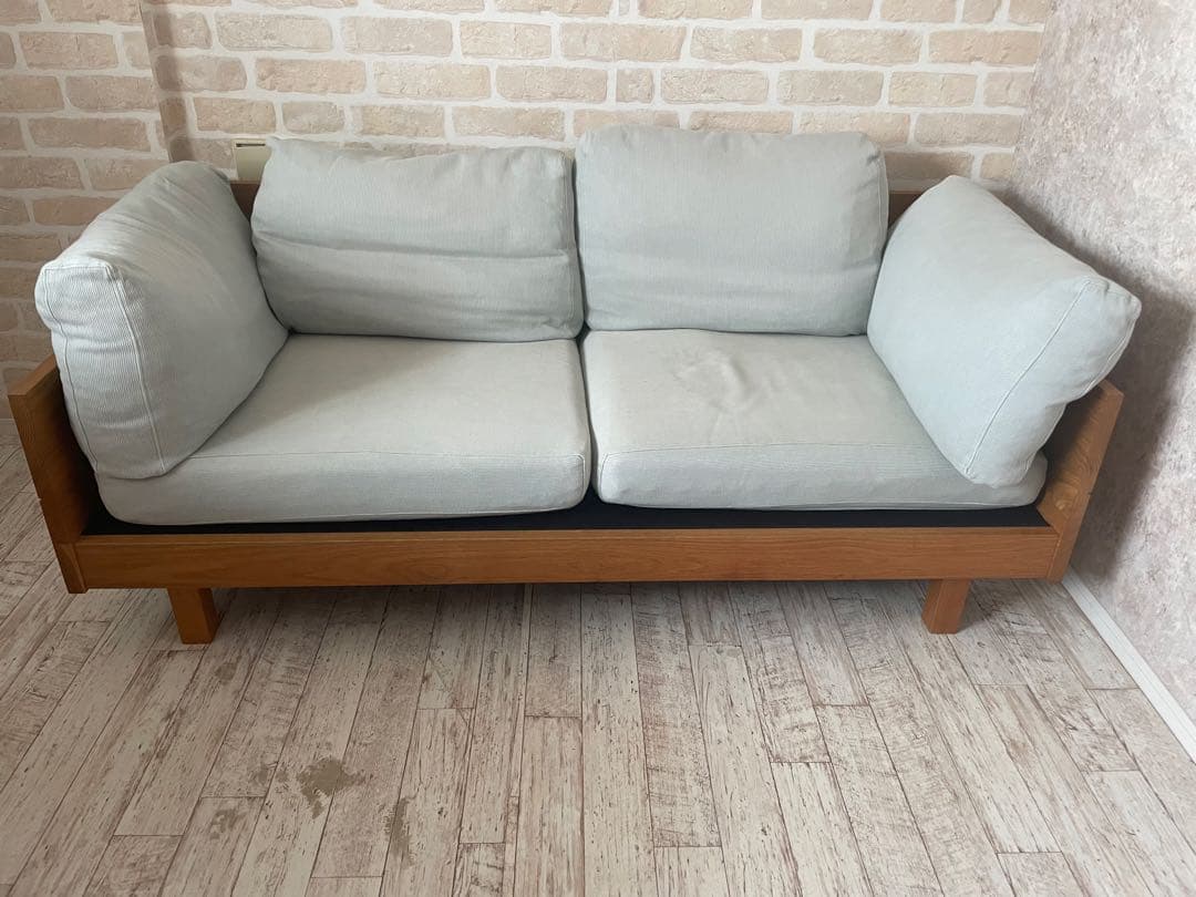 ウニコ　ライトグレー ソファ