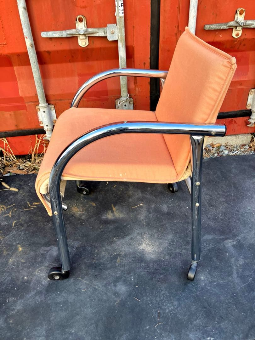 innovator ボガートカフェアームチェアー