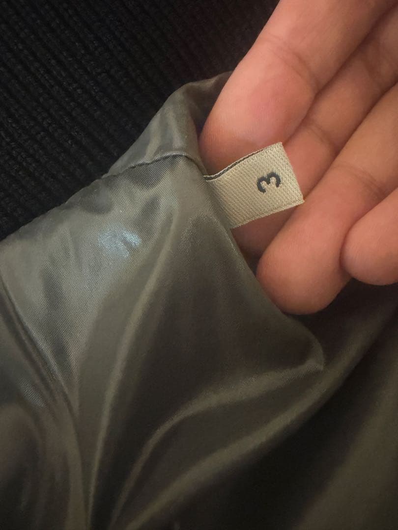 【正規品】モンクレール　MONCLER ダウンジャケット　G32-003 完売品