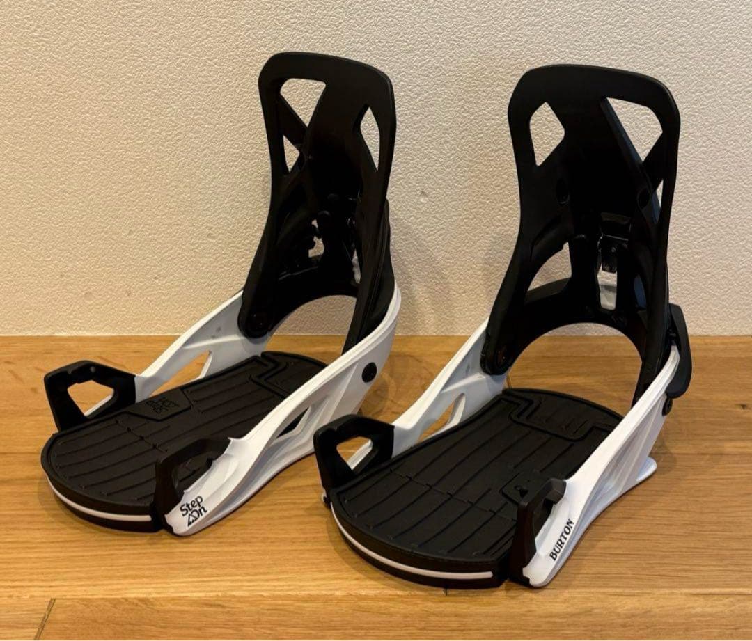 k*3様 Burton STEP ON ビンディング S 黒/白 収納バッグ付き