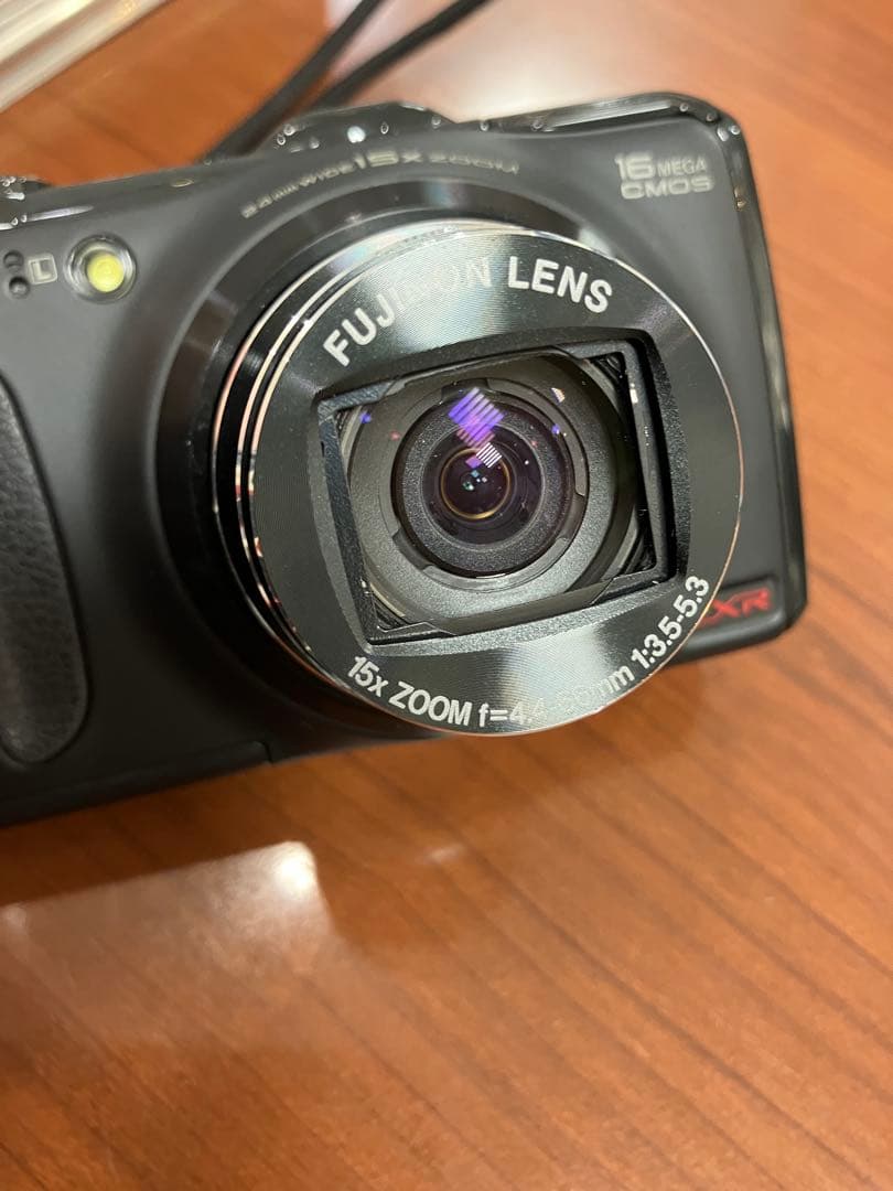FUJI FILM コンパクトデジタルカメラ　FINEPIX F600 EXR