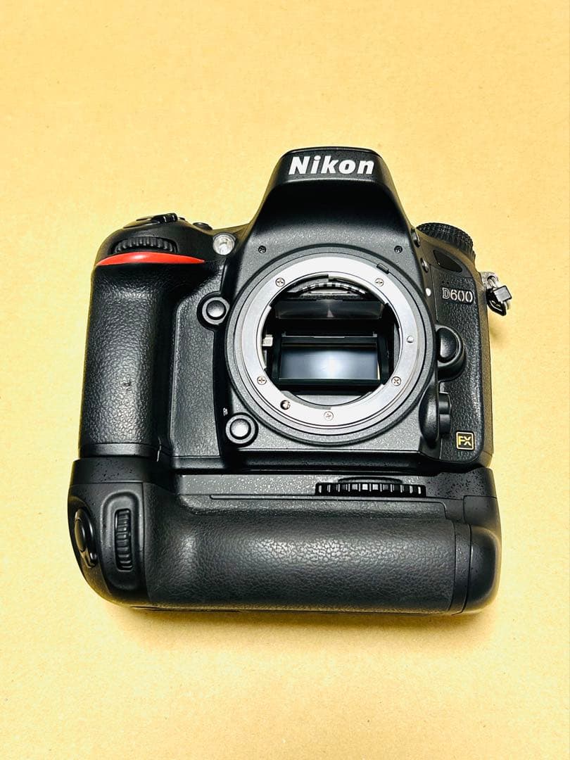ニコン　D600ボディFX動作品　ジャンク④　パワーパックセットNikon