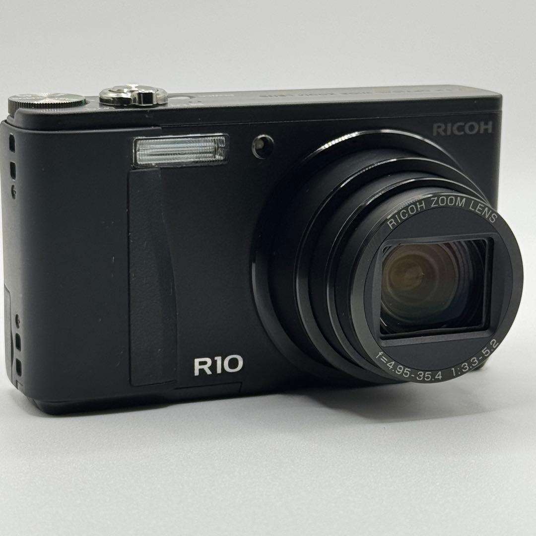 S*.様 【極美品】 【動作◎】 RICOH R10 リコー　コンデジ デジカメ