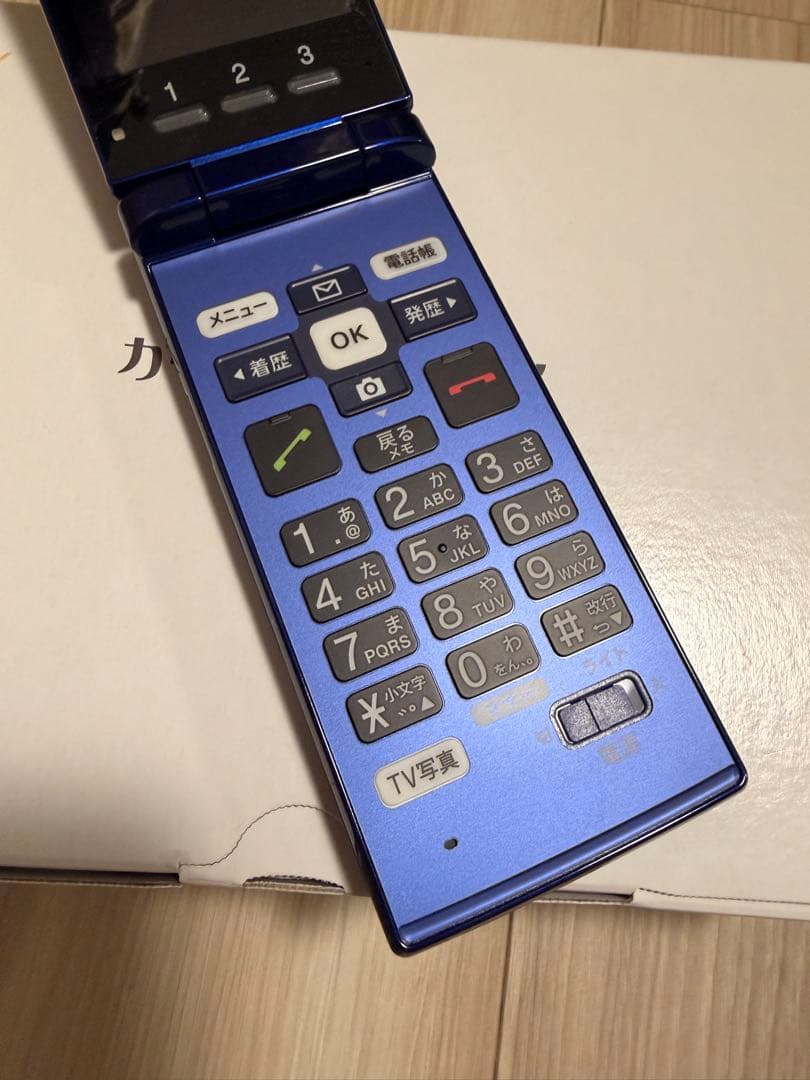 au かんたんケータイ KYF38 新品　ブルー