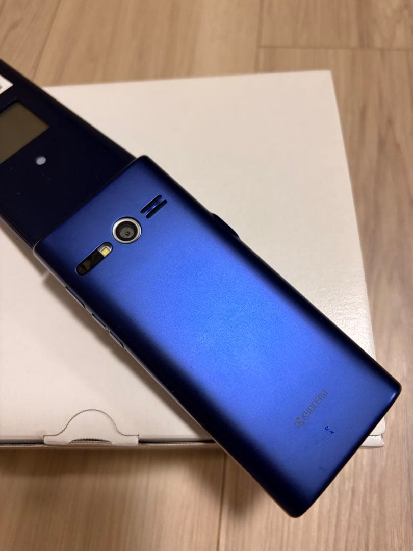 au かんたんケータイ KYF38 新品　ブルー