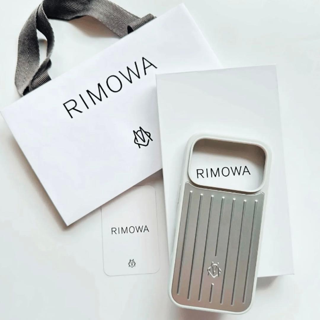 RIMOWA iPhone17Pro Max ケース シルバー