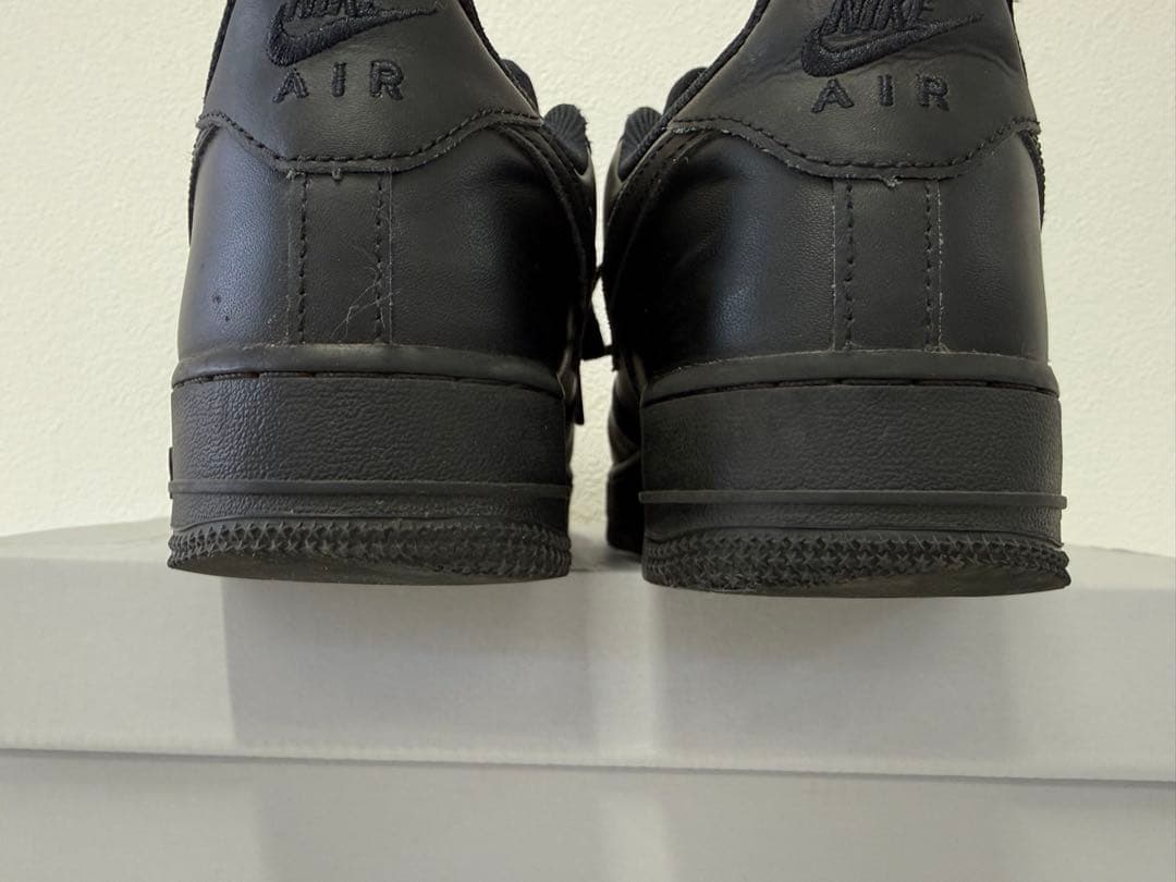 美品 ナイキ エアフォース1 07 NIKE AirForce1 黒 26