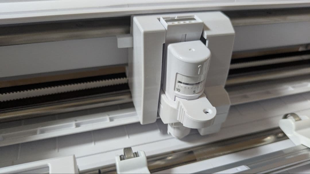 シルエット　ポートレート4　カッティングマシン