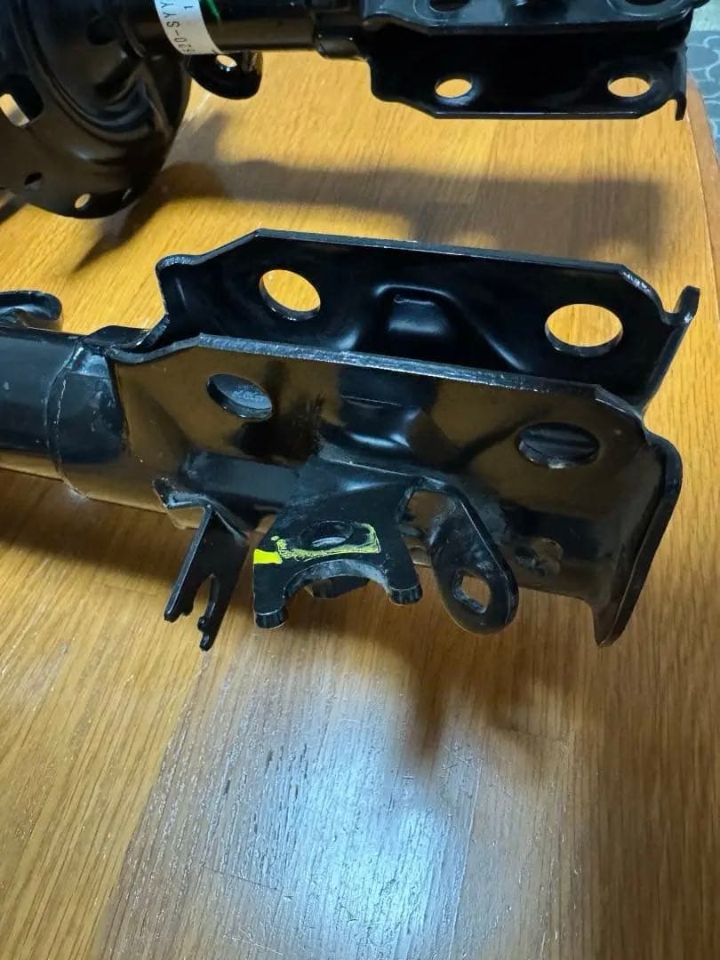 新車外し フリード GB3 純正 サスペンションキット