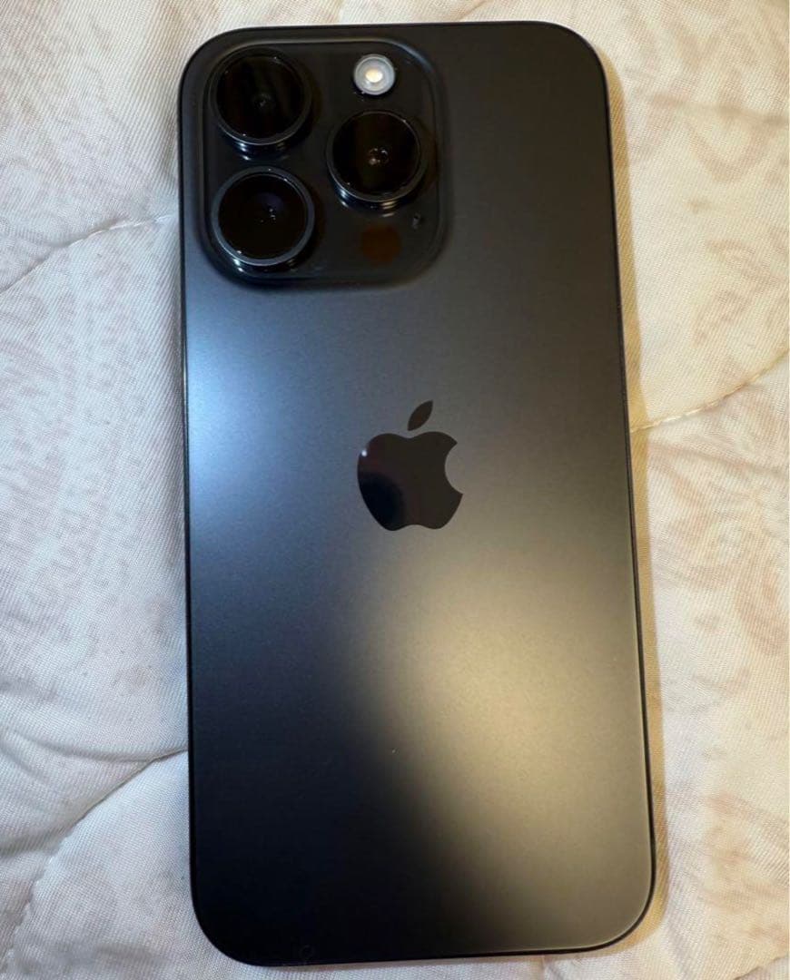 iPhone15pro ブラックチタニウム256GB