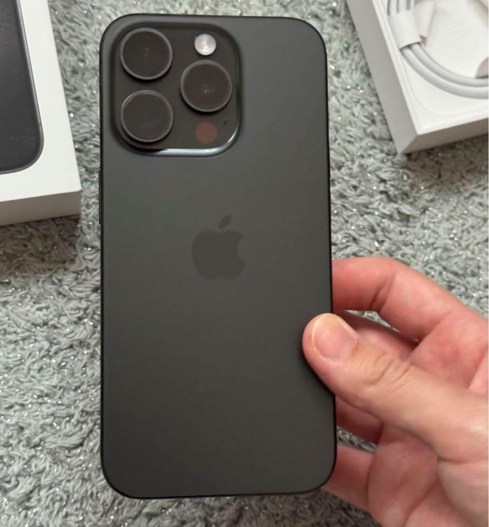 iPhone15pro ブラックチタニウム256GB