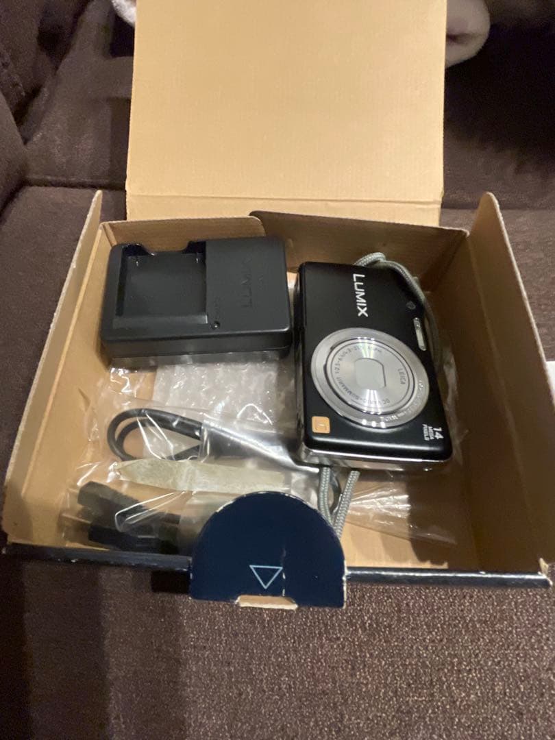 パナソニックデジカメ　ケース付き！