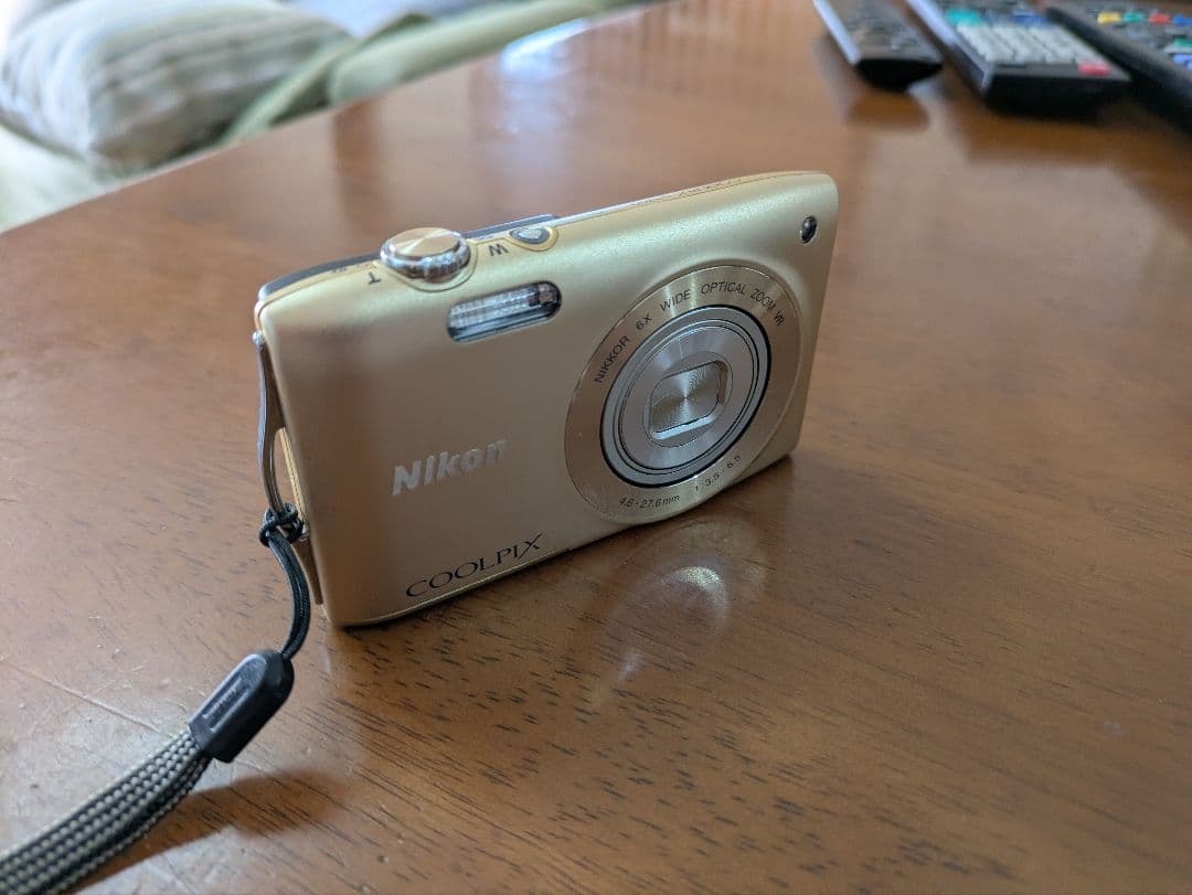 Nikon COOLPIX デジタルカメラ S3300　ゴールド