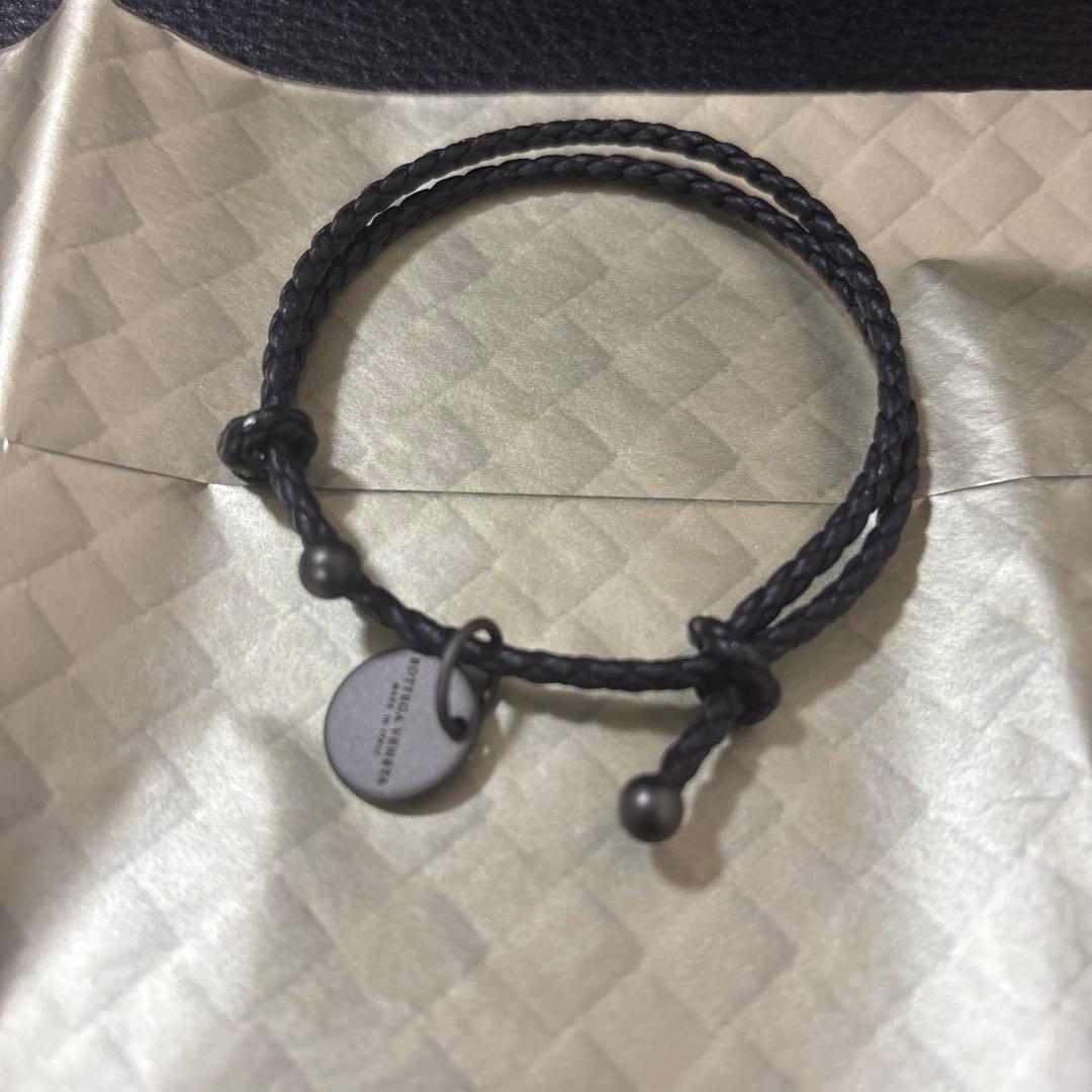 Bottega Veneta ブラックレザーブレスレット